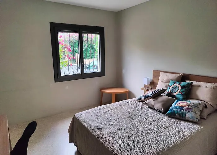 Coquet Avec Patio Privatif-stationnement Gratuit A Proximite *