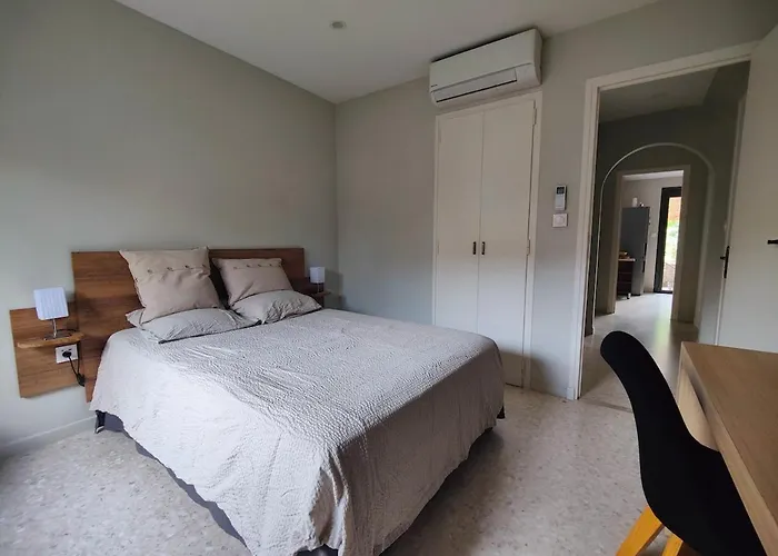 Coquet Avec Patio Privatif-stationnement Gratuit A Proximite *