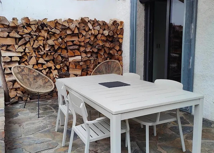 Apartament Coquet Avec Patio Privatif-stationnement Gratuit A Proximite